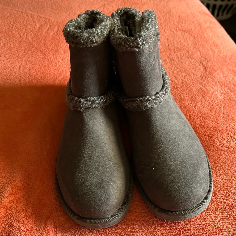 Makalu ankle boots!